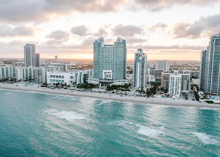 The Diplomat Beach Resort Hollywood, Curio Collection By Hilton