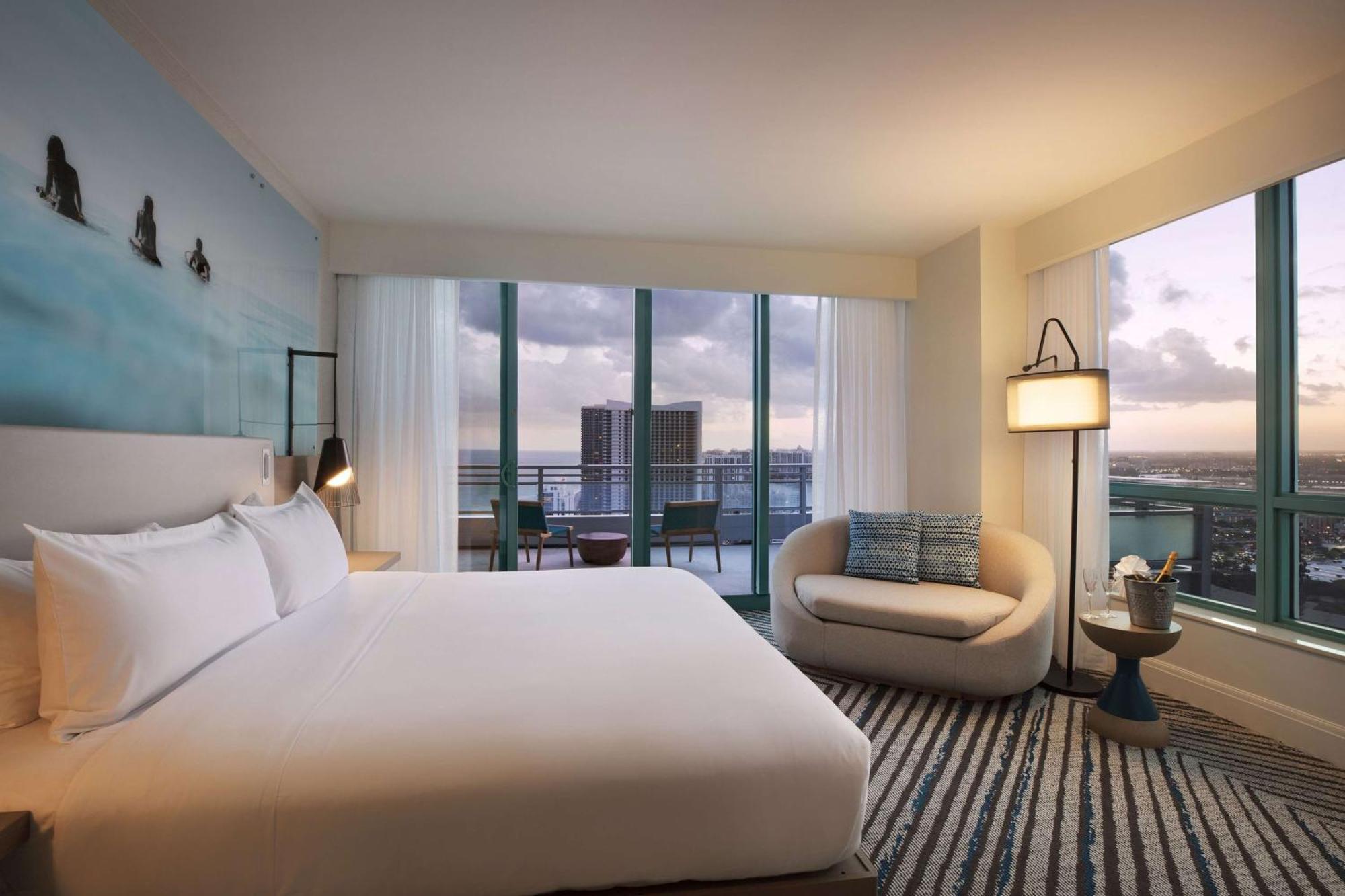 The Diplomat Hollywood, Curio Collection By Hilton Station touristique Hollywood