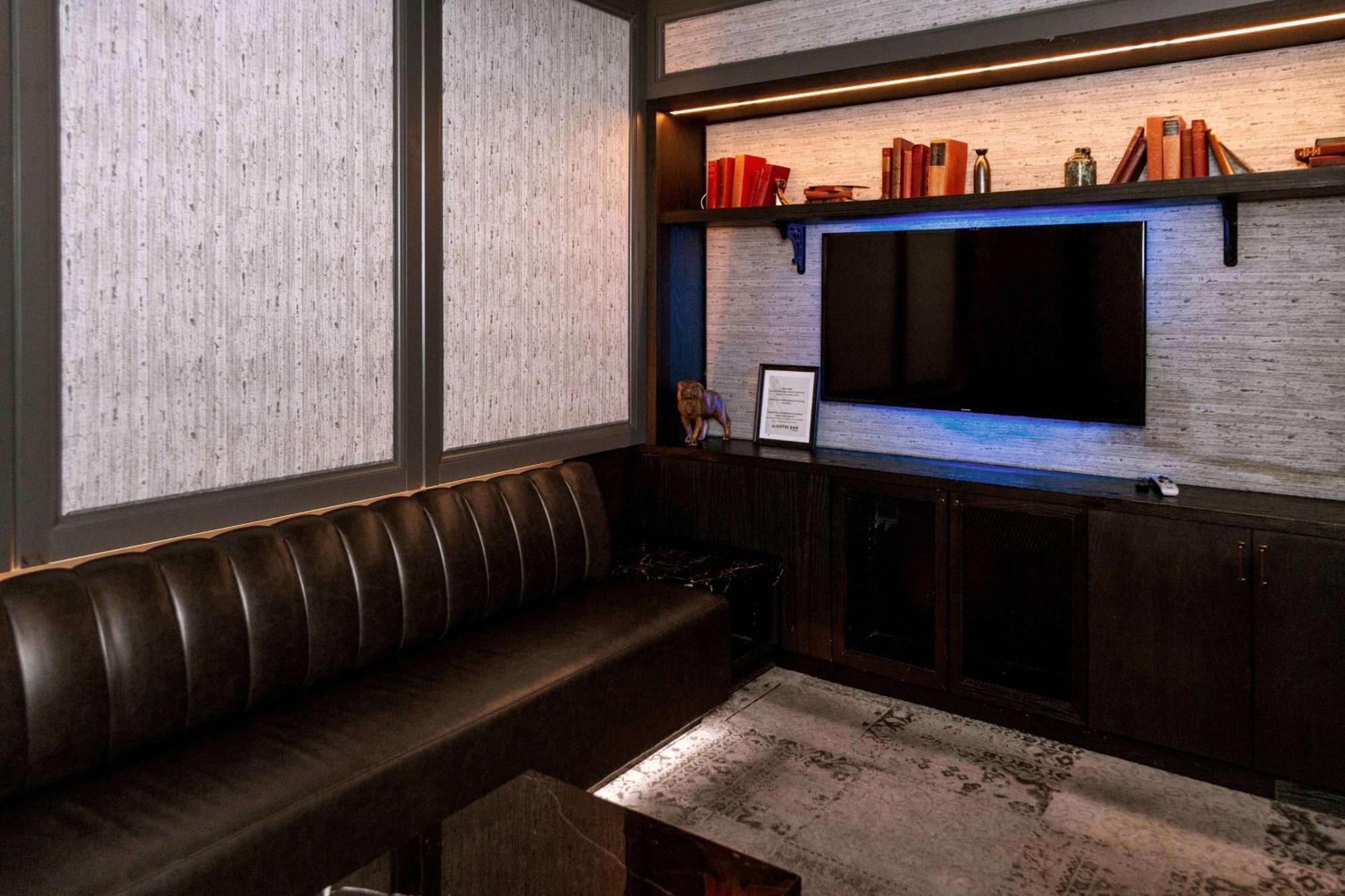 The Diplomat Hollywood, Curio Collection By Hilton Station touristique Hollywood