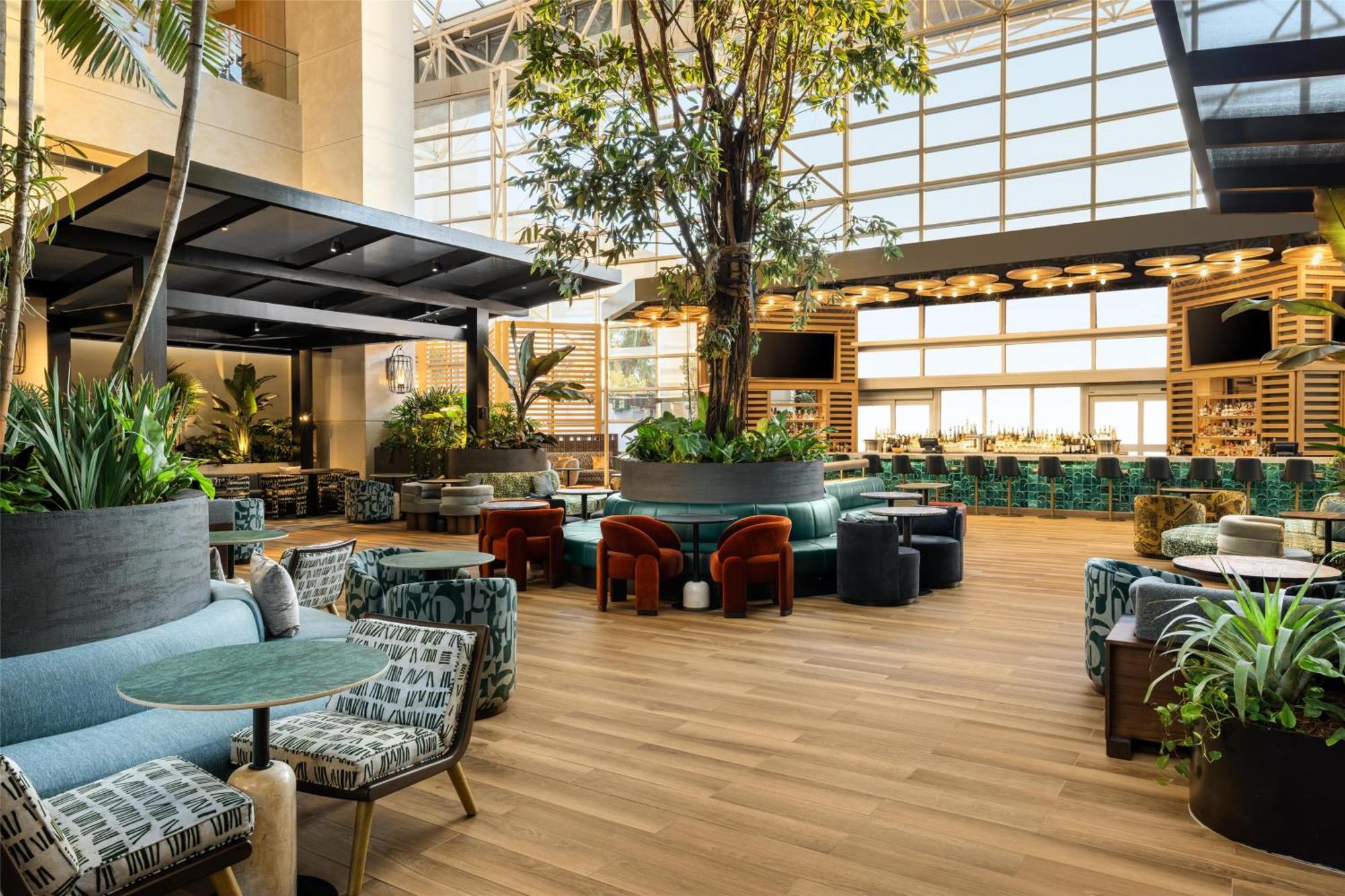 The Diplomat Hollywood, Curio Collection By Hilton 4*