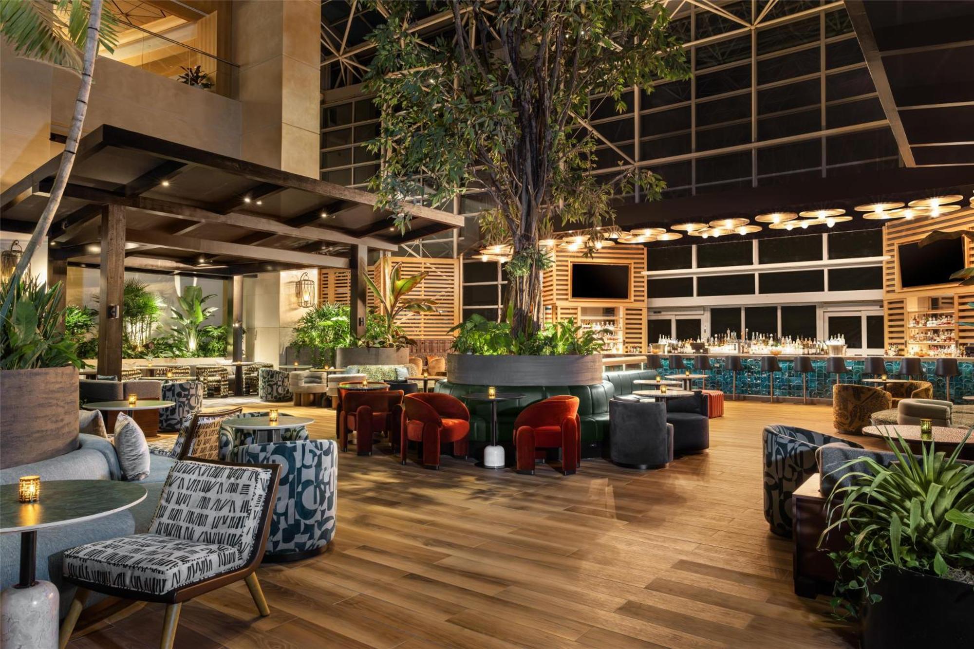The Diplomat Hollywood, Curio Collection By Hilton Hollywood