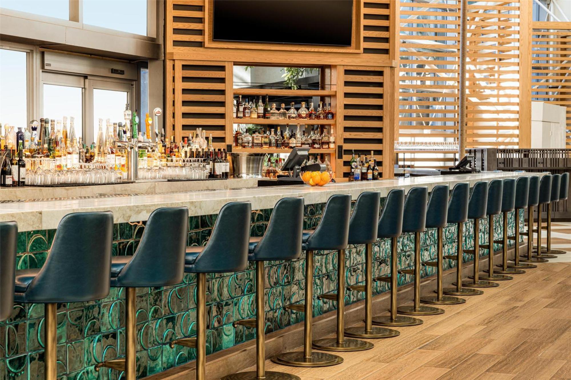 The Diplomat Hollywood, Curio Collection By Hilton 4* Hollywood